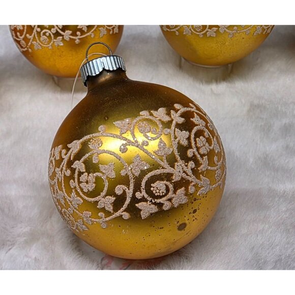 Vintage MCM Shiny Brite Gold and White Mica Stenciled Christmas Ornaments - Picture 2 of 7